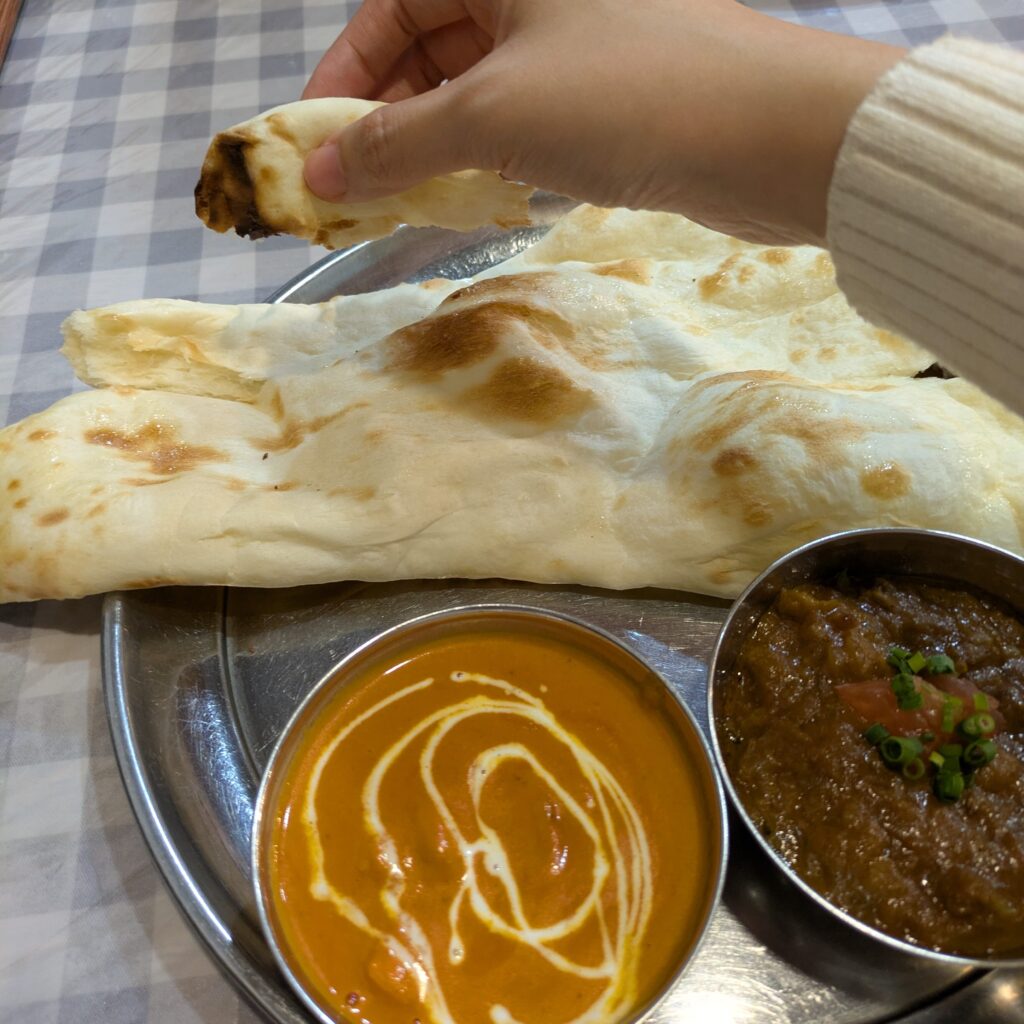 ハヴェリキッチン　カレー　ナン