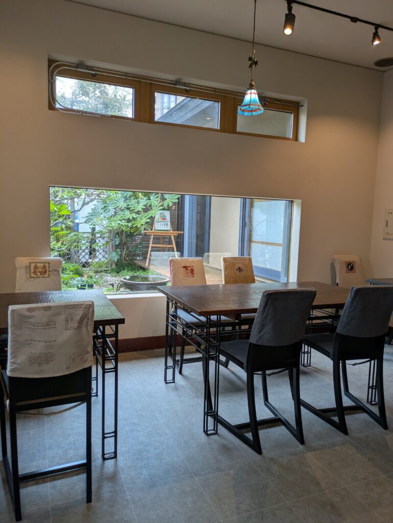 青森　しもばしら　店内