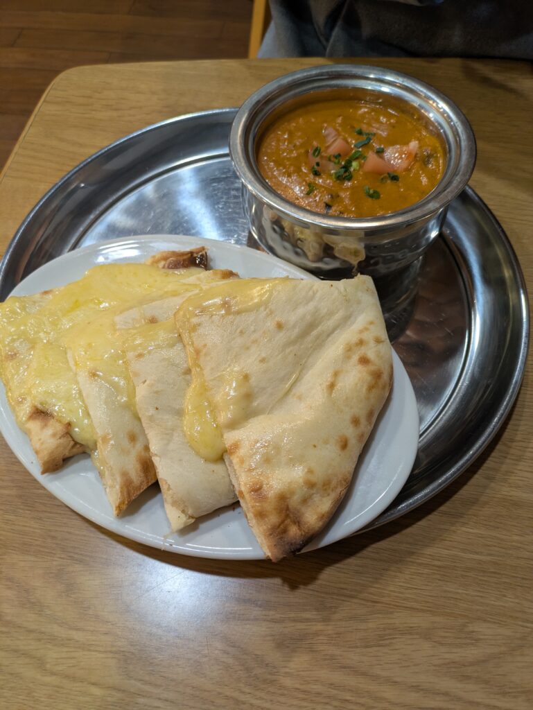 ハヴェリキッチン　チーズナンセット　カダイマトンカレー