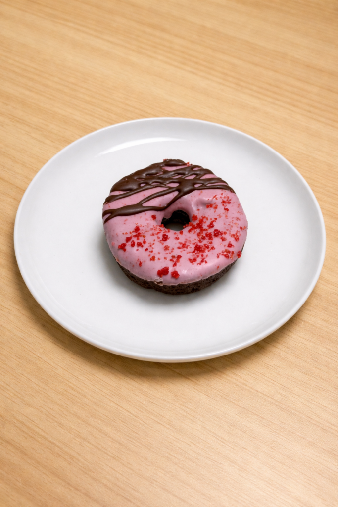 ストロベリーチョコドーナツ 黒墨商店