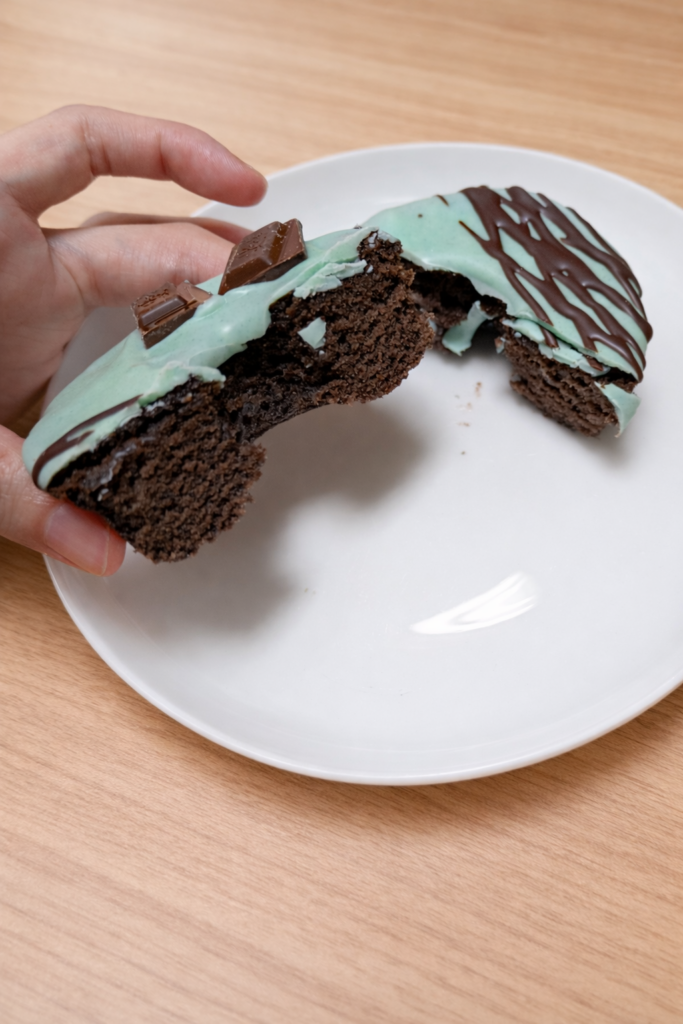 チョコミントドーナツ　断面