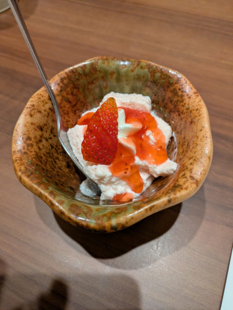 ヨーグルトいちごムース