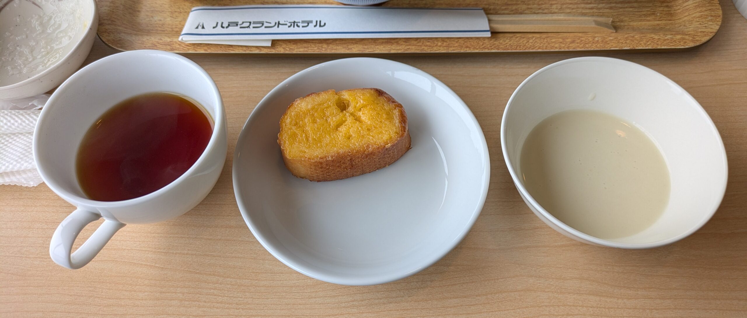 紅茶、フレンチトースト、りんごスープ